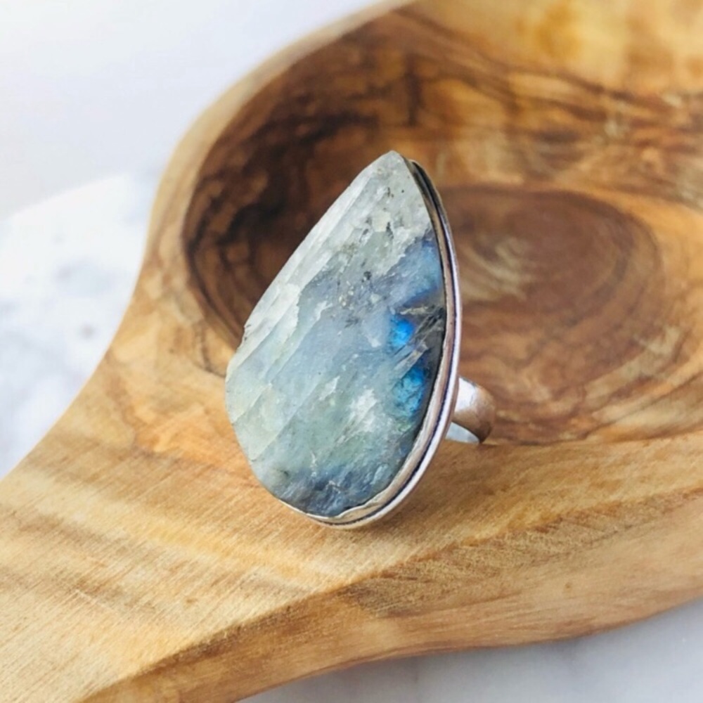Labradorite Silver Ring - Picture 10 of 10